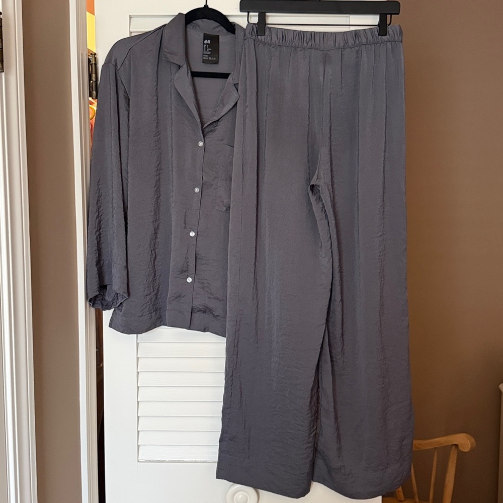 H&M Charcoal Gray Satin-Feel Button-Down Set Size Small EUC - Picture 3 of 4